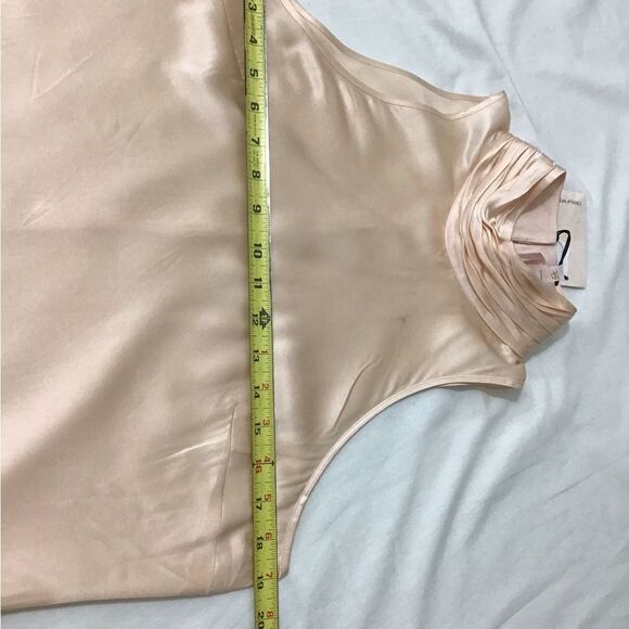 Cinq a Sept Mock Neck Satin Silk Sleeveless Top Size Medium New With Defects - Picture 6 of 16